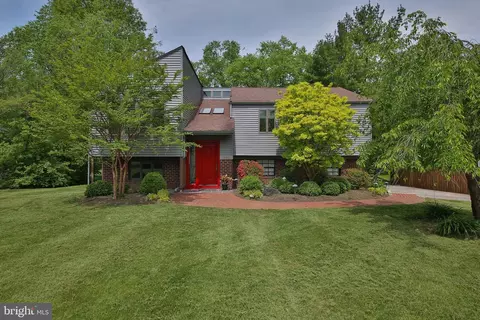 108 Hawthorne Dr, North Wales, PA 19454