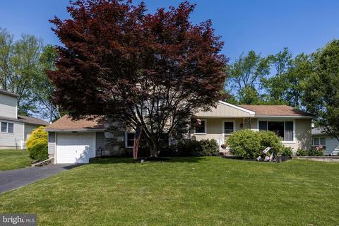 2170 Geoffrey Dr, Willow Grove, PA 19090