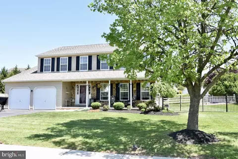 1065 Ruby Cir, Gilbertsville, PA 19525