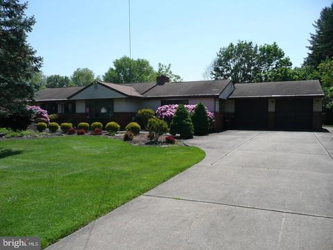 213 Fairway Rd, Ambler, PA 19002