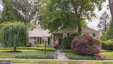 1080 Squirrel Rd, Jenkintown, PA 19046