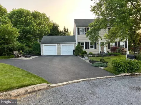2332 Ernest Pl, Gilbertsville, PA 19525