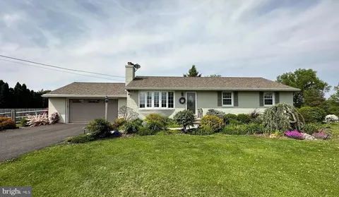2140 Perkiomenville Rd, Harleysville, PA 19438