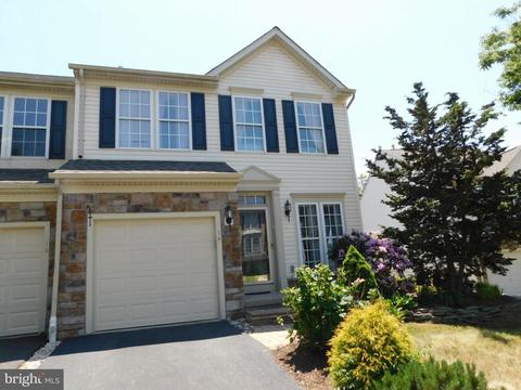 14 Creekside Dr, Pottstown, PA 19464