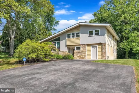 29 Red Rowan Ln, Plymouth Meeting, PA 19462