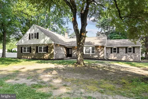 232 Coachlight Ter, Huntingdon Valley, PA 19006