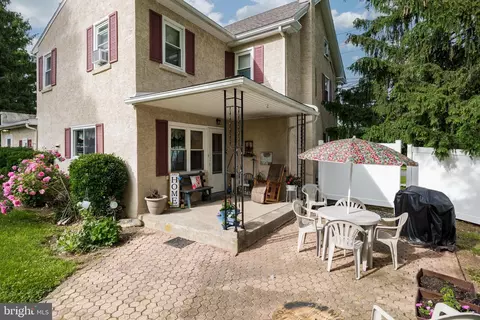 7 Pine Tree Dr, Royersford, PA 19468