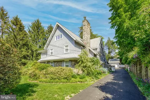 105 Woodside Rd, Ardmore, PA 19003