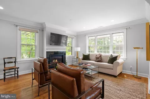 107 W Montgomery Ave, Ardmore, PA 19003