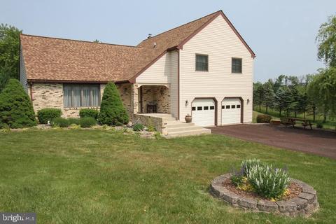 3015 Bowers Mill Rd, Pennsburg, PA 18073