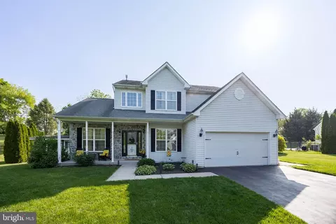 30 Ashley Cir, Gilbertsville, PA 19525