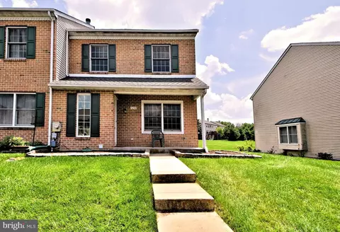 1232 Pine Ridge Dr, Perkiomenville, PA 18074