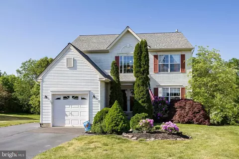 828 Red Coat Rd, Collegeville, PA 19426