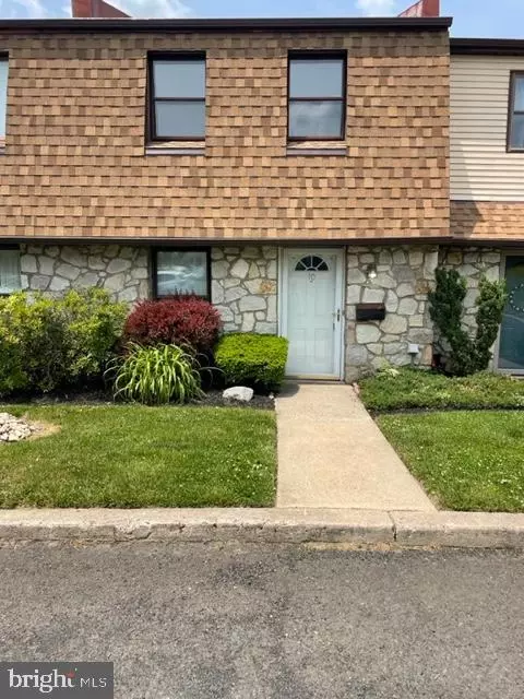 106 Susan Dr #10, Elkins Park, PA 19027