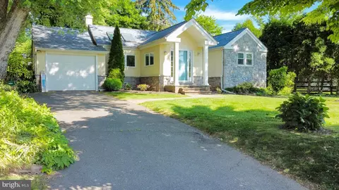 123 8th Ave, Collegeville, PA 19426