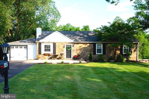 142 W Mount Kirk Ave, Eagleville, PA 19403