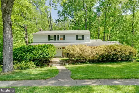 3237 E Bruce Dr, Dresher, PA 19025