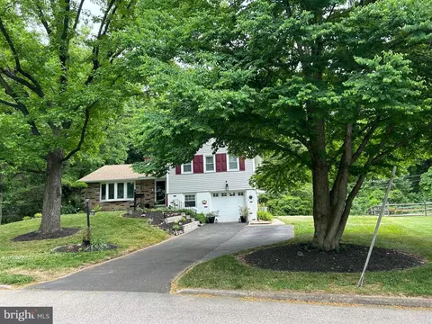 8229 Aspen Way, Elkins Park, PA 19027