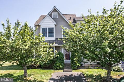 670 Longwood Rd, Collegeville, PA 19426