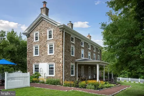 328 E Mill Rd, Hatboro, PA 19040