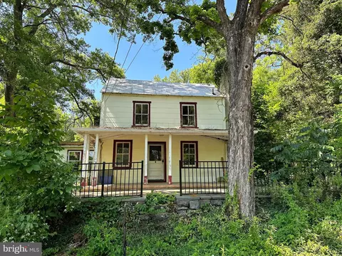 1457 Snyder Rd, Green Lane, PA 18054