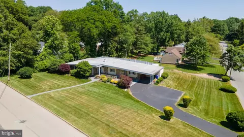 1029 Arboretum Rd, Wyncote, PA 19095