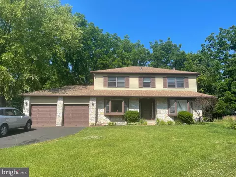 9 White Birch Ln, Horsham, PA 19044
