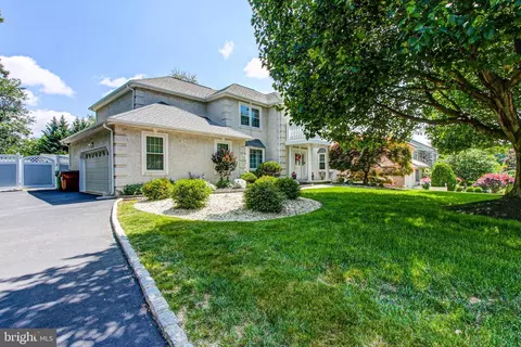 1800 Saxon Ln, Ambler, PA 19002