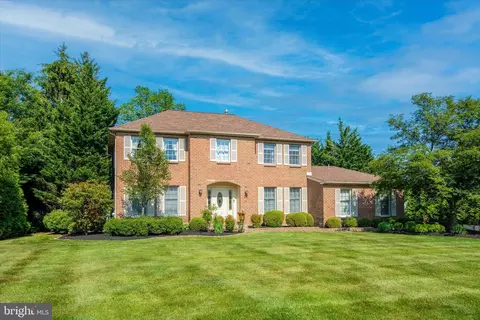 105 Trotter Ln, North Wales, PA 19454