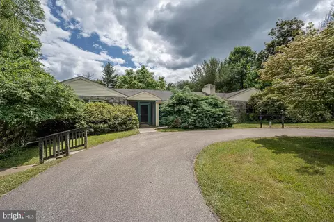 4114 Fields Dr, Lafayette Hill, PA 19444