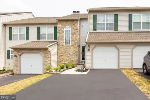 64 Bristol Ct, Norristown, PA 19403