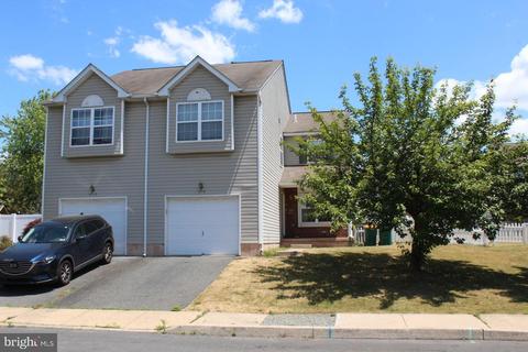 676 Seminary St, Pennsburg, PA 18073