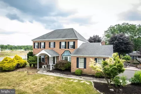 93 Chestnut Ln, North Wales, PA 19454