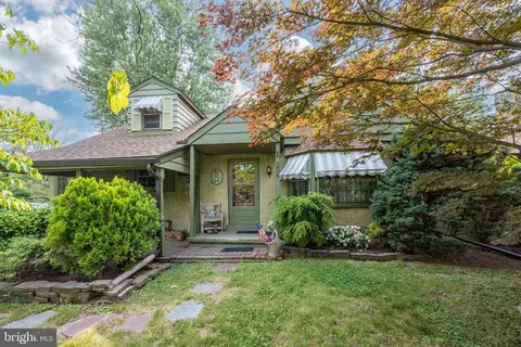 206 Gumbes Rd, Oaks, PA 19456