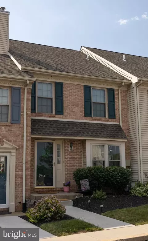 206 Maple Glen Cir, Pottstown, PA 19464