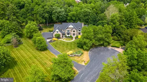 10 Devonshires Ct, Blue Bell, PA 19422