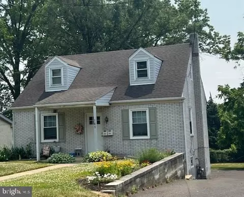 141 Willow Grove Ave, Glenside, PA 19038