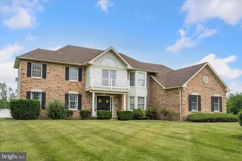 542 Rolling Glen Dr, Horsham, PA 19044