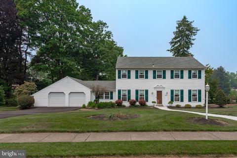 1015 Carriage Ln, Huntingdon Valley, PA 19006