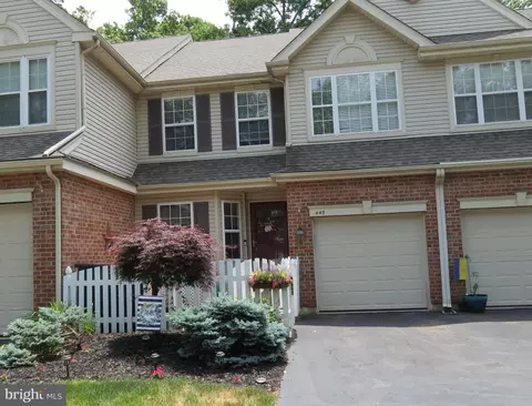 445 Penn Oak Ct, Harleysville, PA 19438