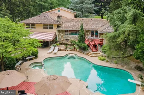 2845 Edge Hill Rd, Huntingdon Valley, PA 19006