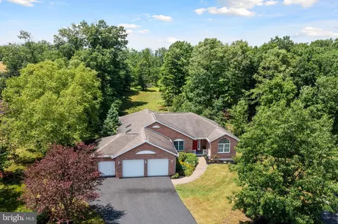 2761 Saint Anthony Way, Gilbertsville, PA 19525