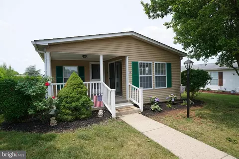 13 Acorn Ct, Harleysville, PA 19438