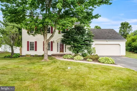 2148 Reindeer Ct, Gilbertsville, PA 19525