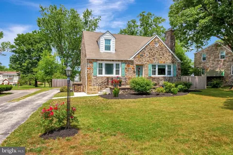 1533 Sandy Hill Rd, Plymouth Meeting, PA 19462