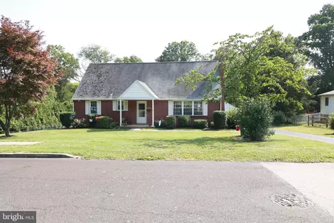 15 Bright Rd, Hatboro, PA 19040