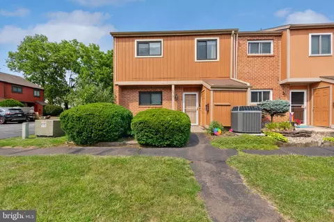 129 Larchwood Ct, Collegeville, PA 19426