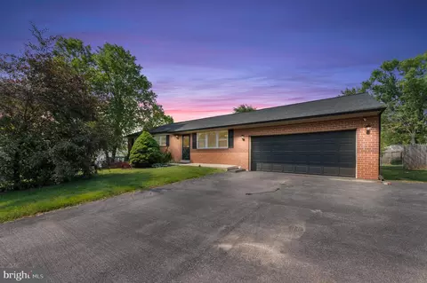 603 Brenda Ln, Norristown, PA 19403