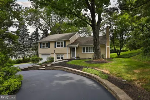 422 King Of Prussia Rd, Wayne, PA 19087