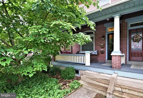 132 Walnut St, Mont Clare, PA 19453